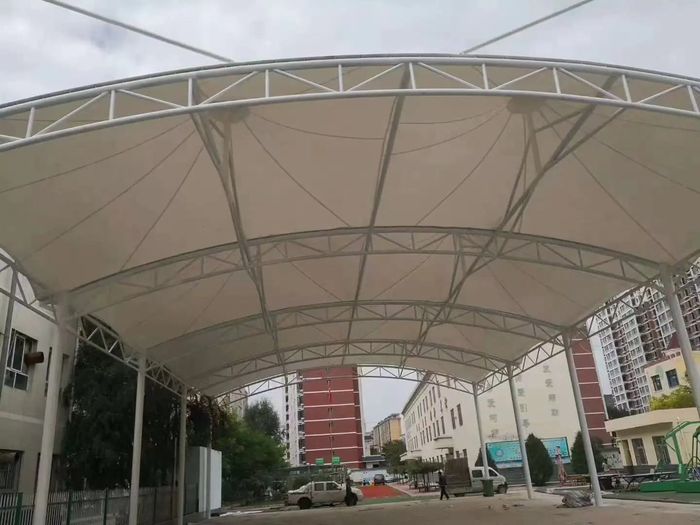 2026年贵州乌当老旧车棚改造实拍:从年年维修到一次长效投入